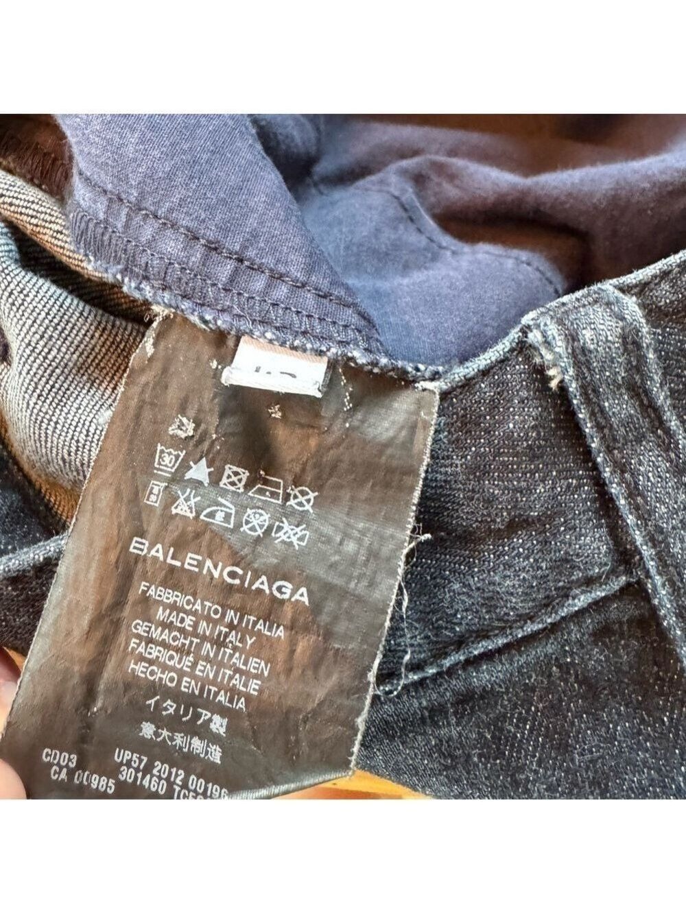 Balenciaga Jeans Dark Wash Size 32 - Picture 6 of 7